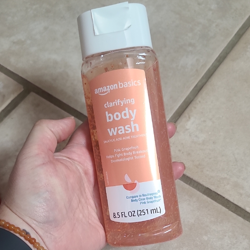 Amazon Basics Clarifying Body Wash - Pink Grapefruit